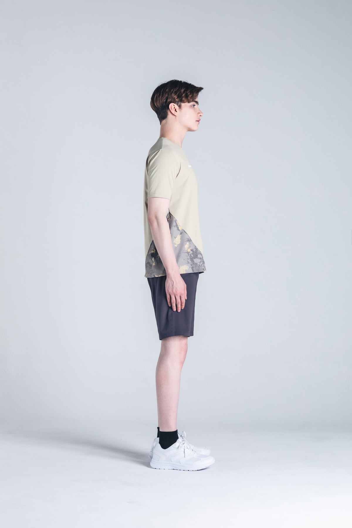 アシンメトリースラッシュグラフィックTEE