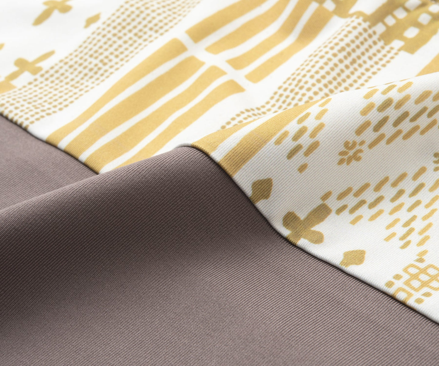 スリットヘムグラフィック TEE